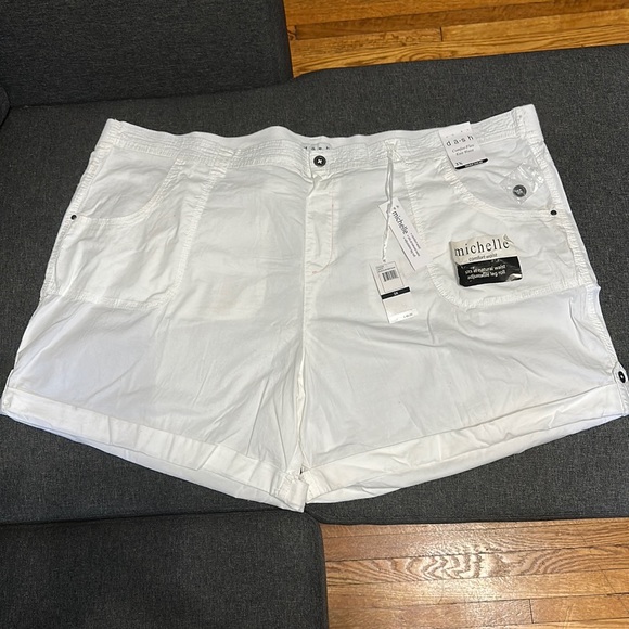 NWT dash white Michelle comfee-flex shorts 3X - Picture 1 of 8